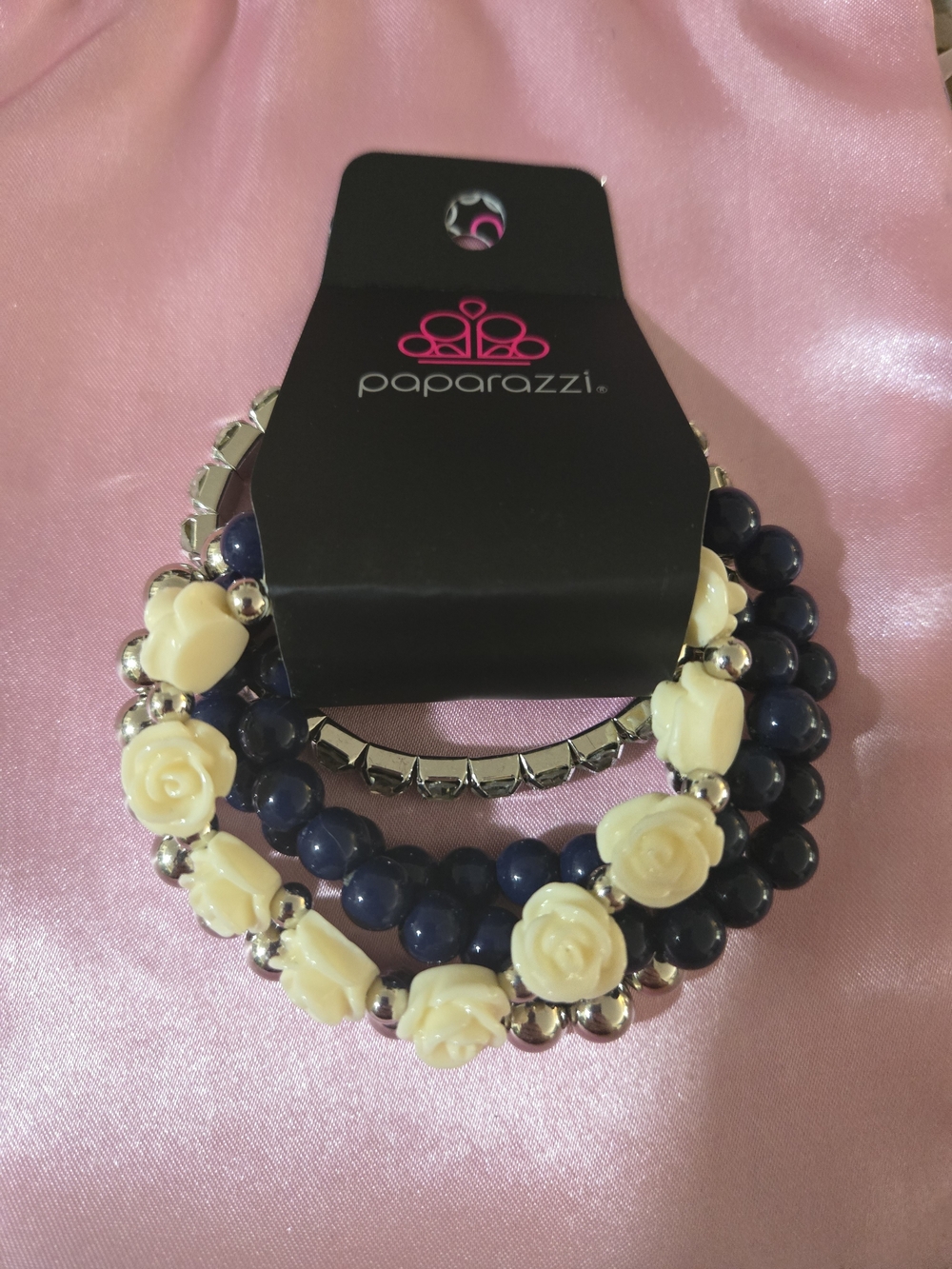 Paparazzi Navy and Cream Floral Stretch Bracelet Set